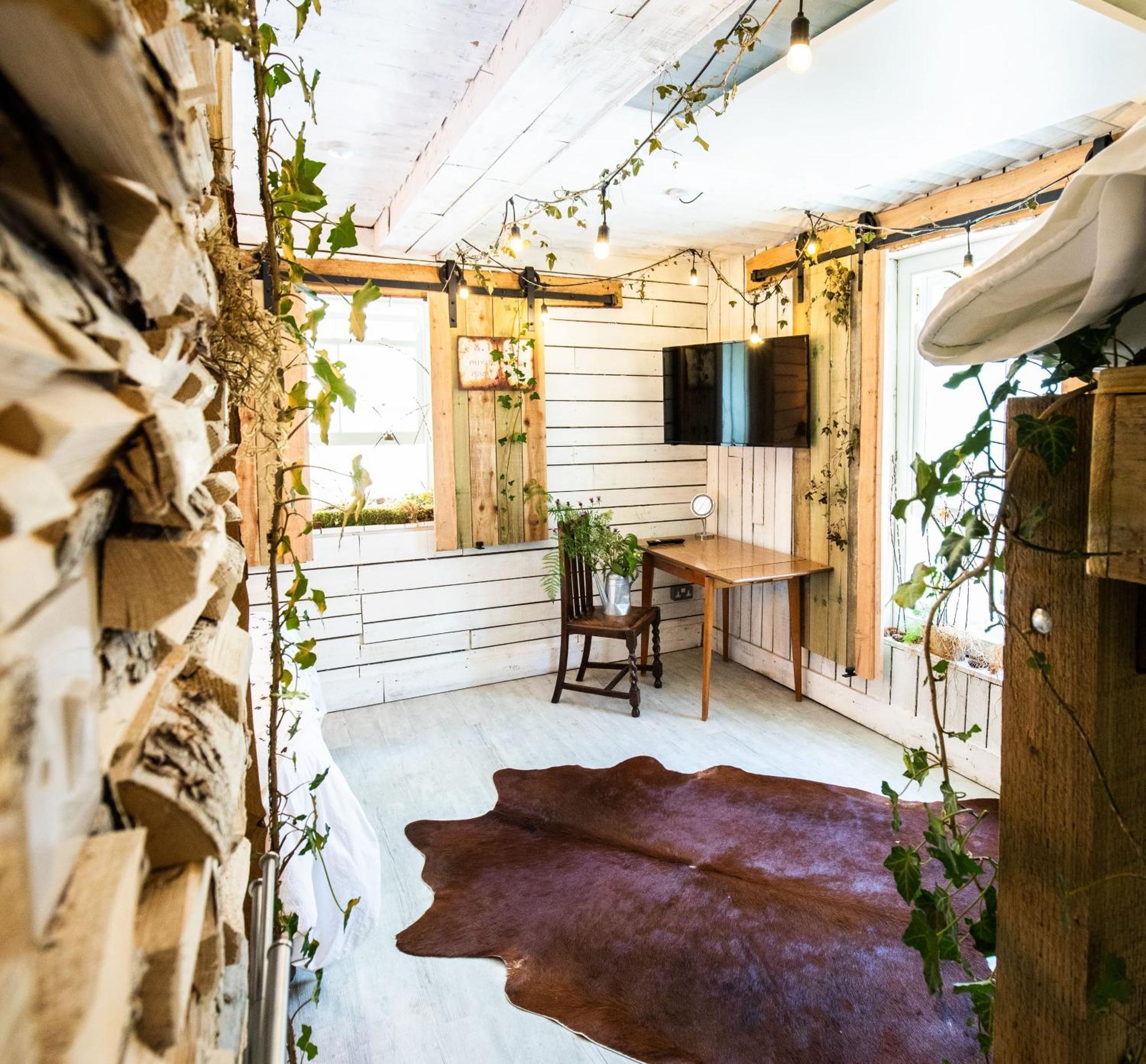 James' Place @ Pontmorlais ميرثير تيدفيل الغرفة الصورة